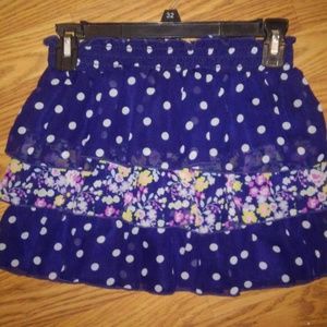 Cute skirt.